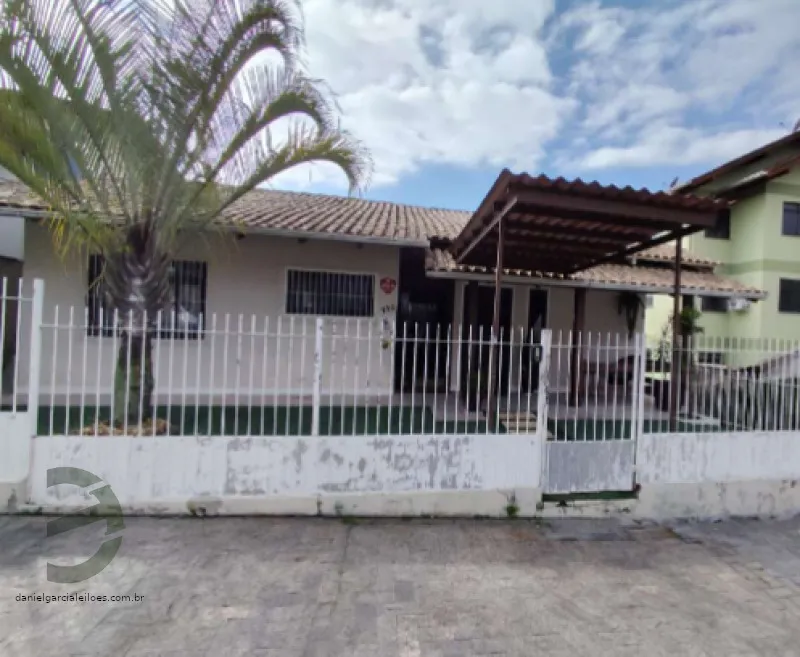 RUA IMPERATRIZ LEOPOLDINA, 756